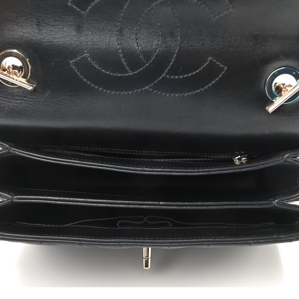 CHANEL Lambskin Chevron Trendy CC Flap Bag - Picture 5 of 9